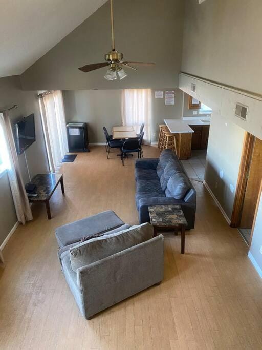 LOZ Paradise Sleep 12-Bachelor/Bachelorette Party! House in Village Four Seasons