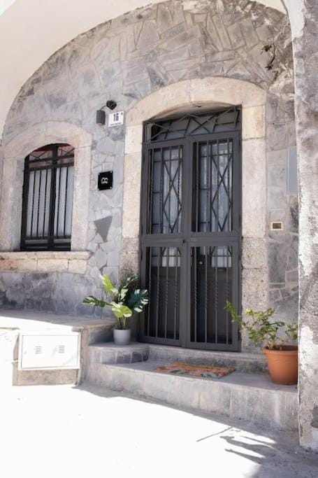 Casa Vacanze - I Portici House House in Catania