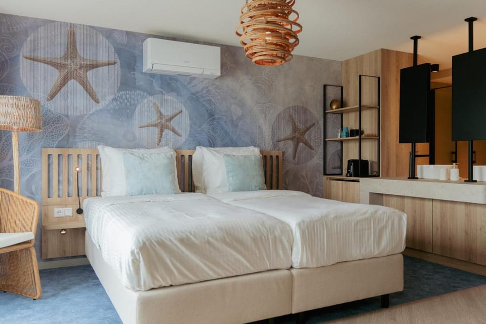 Bed, Photo of the whole room