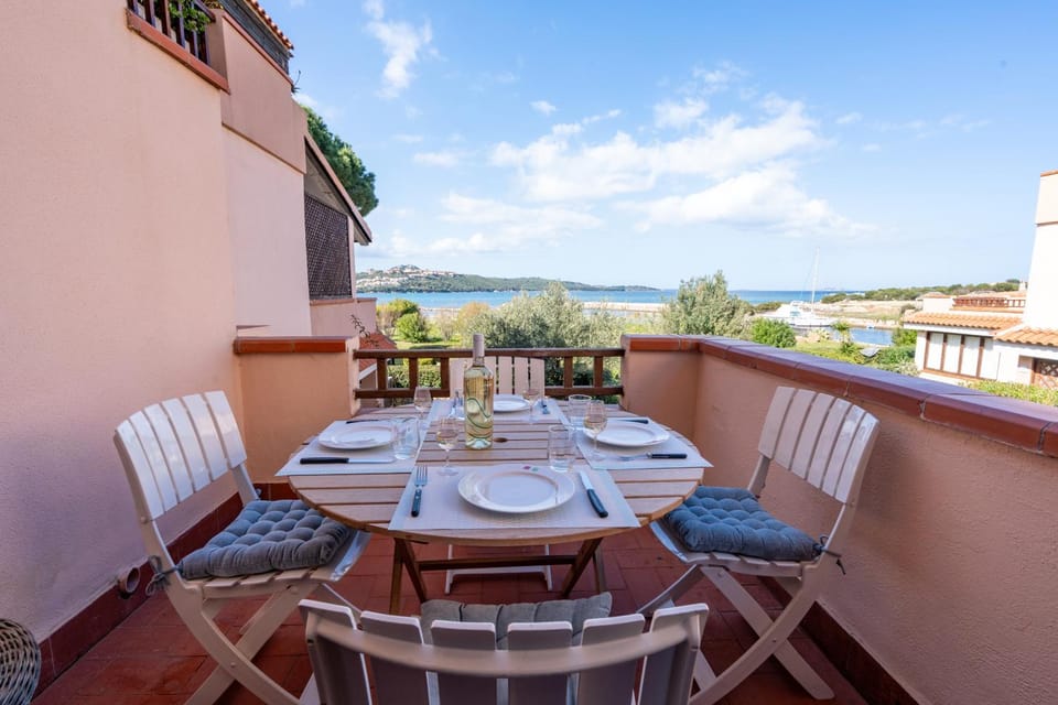 Patio, Day, Natural landscape, View (from property/room), Balcony/Terrace, Living room, Seating area, Dining area, Mountain view, Sea view