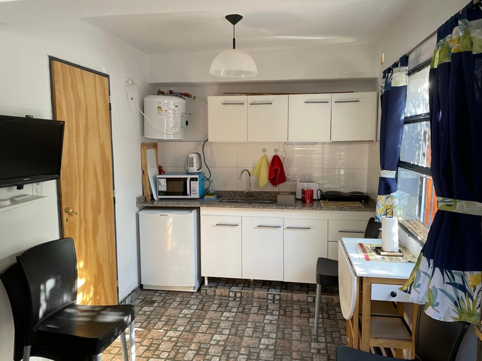 TV and multimedia, Coffee/tea facilities, Dining area, oven, pet friendly, stove, toaster