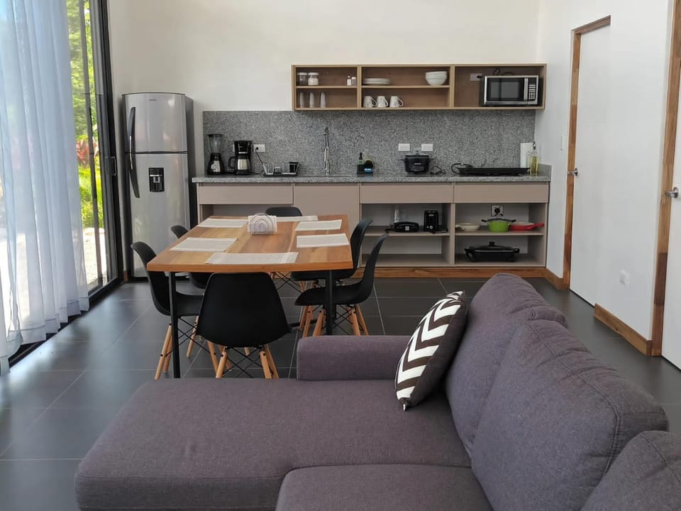 Dining area, kitchen