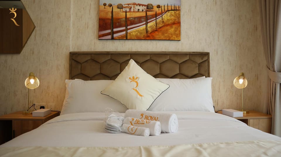 Bed, Photo of the whole room, Bedroom, towels
