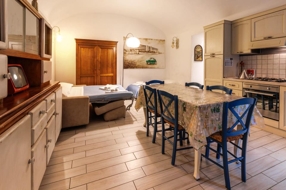 Bed, Living room, Dining area, kitchen