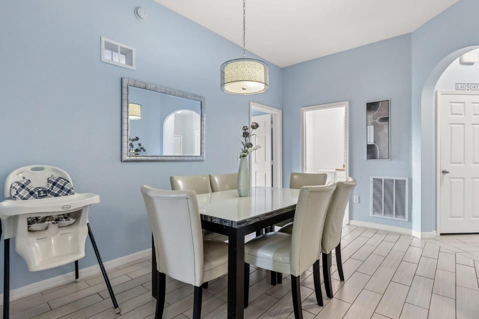 2 Bed Pirates Oasis Apartment in Four Corners