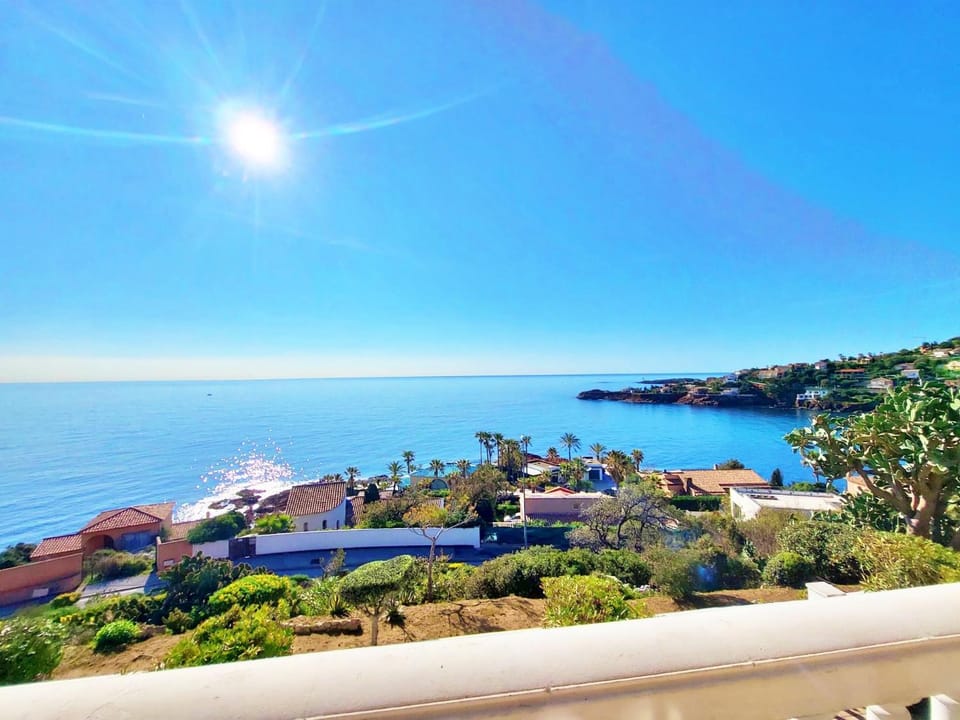"Azur Anthéor" 2-4pers Vue mer d'exception Apartment in Saint-Raphael
