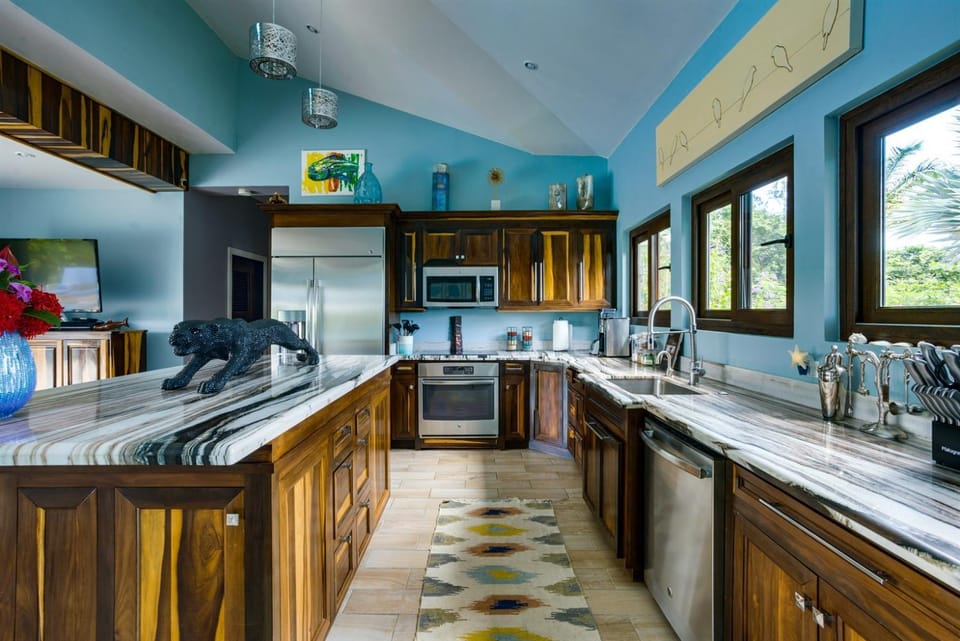 Stunning 3BR Lagoon Home with Sunset Rooftop Deck Villa in Stann Creek District