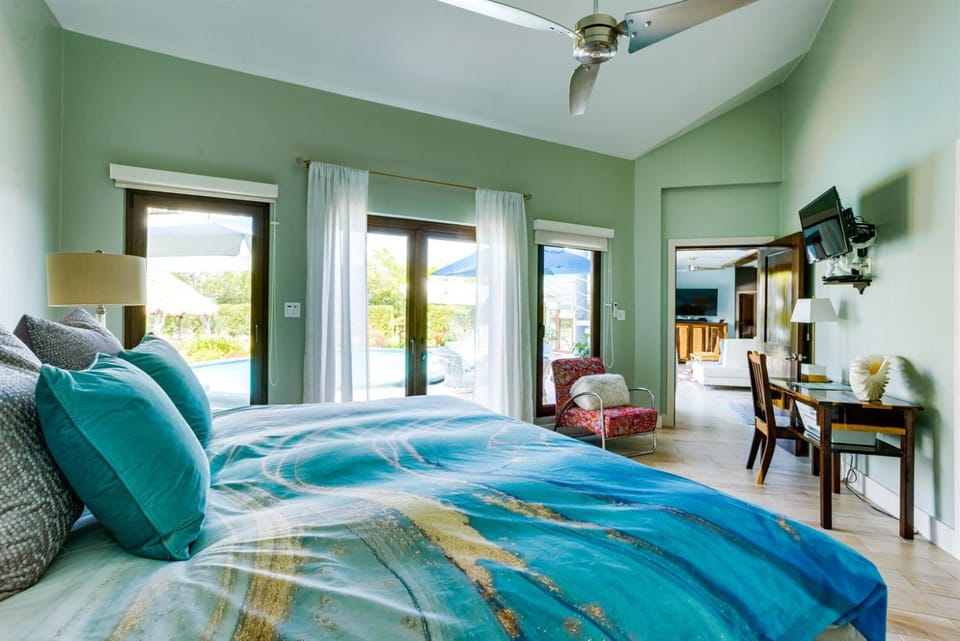 Stunning 3BR Lagoon Home with Sunset Rooftop Deck Villa in Stann Creek District