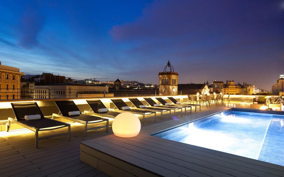 Night, Balcony/Terrace, Swimming pool, sunbed