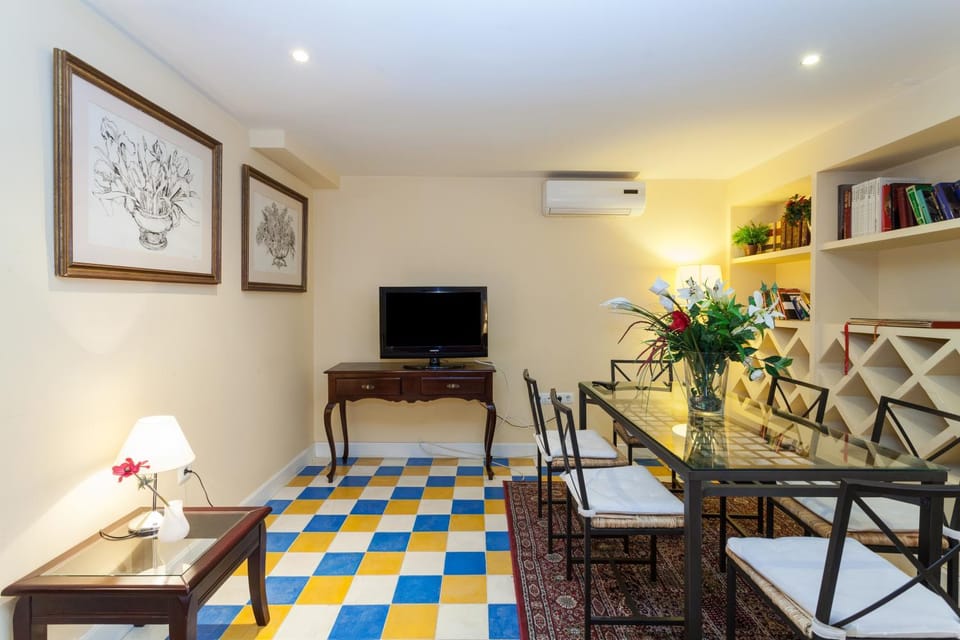 Decorative detail, Dining area