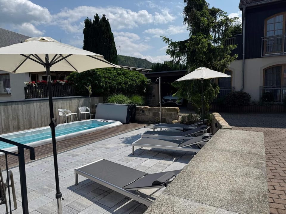 Spa and wellness centre/facilities, Swimming pool