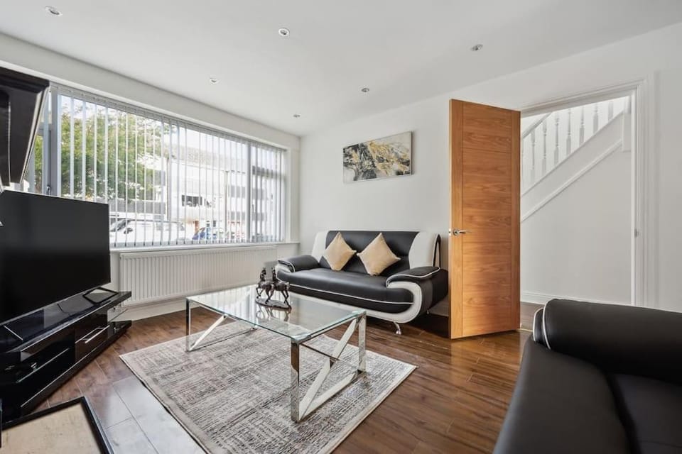 house in Heald Green village House in England