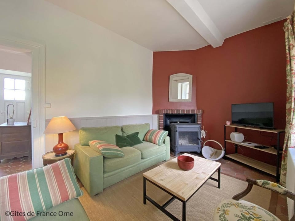 Maison rénovée 18ème s. avec jardin, animaux acceptés et recharge électrique - FR-1-497-198 House in Normandy