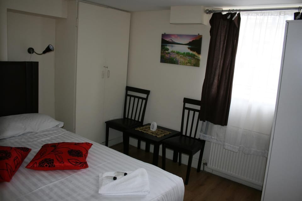 Day, Photo of the whole room