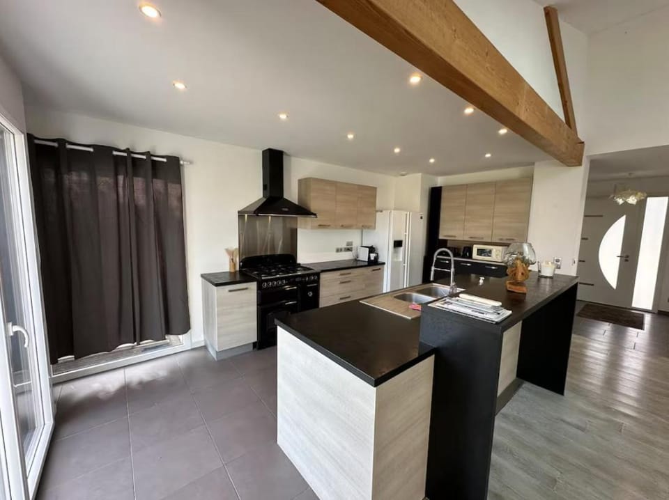 Kitchen or kitchenette, Dining area, dishwasher, oven, stove, toaster