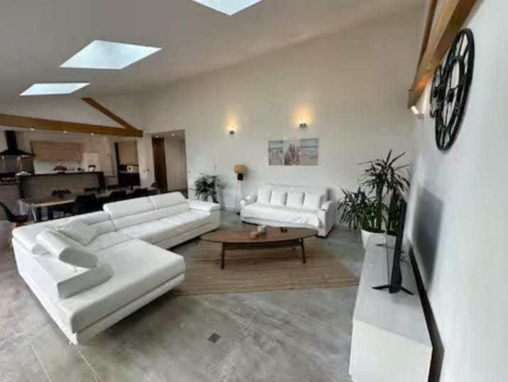 TV and multimedia, Living room, Seating area