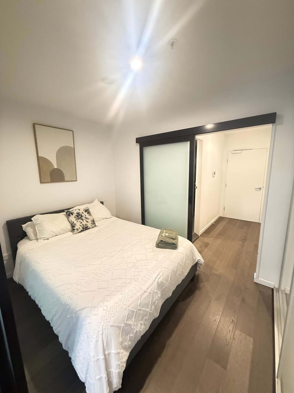 CBD - Pool - Sleeps 4 - Parking Apartment in Canberra