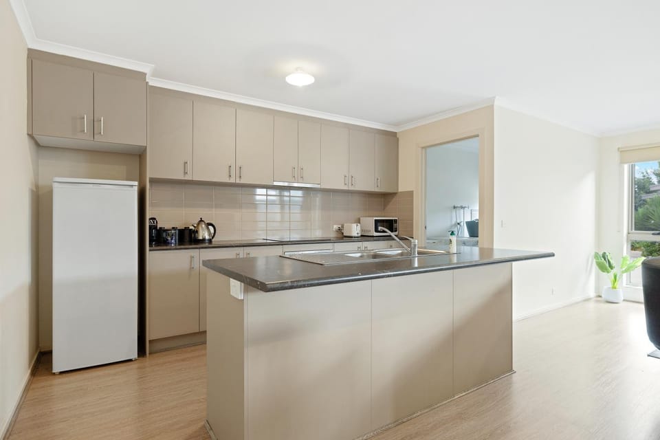 Coffee/tea facilities, Kitchen or kitchenette, minibar, pet friendly, stove