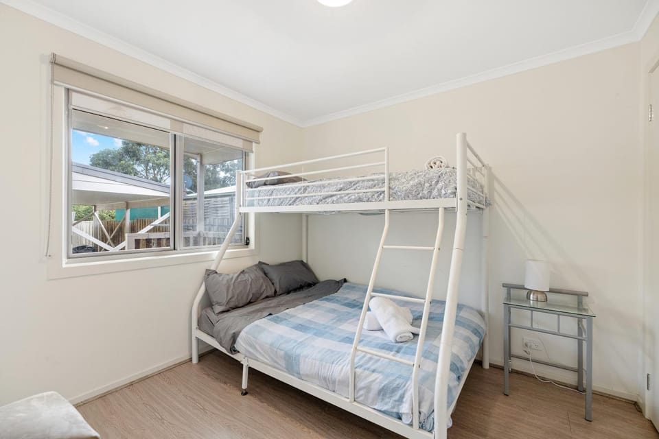 Bed, Photo of the whole room, Bedroom, bunk bed