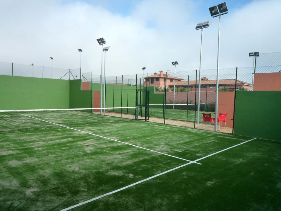Day, Tennis court, Entertainment