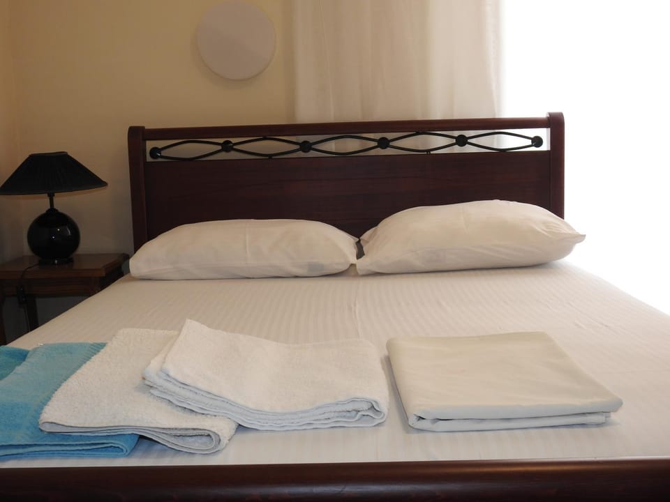 Bedroom, furniture, towels