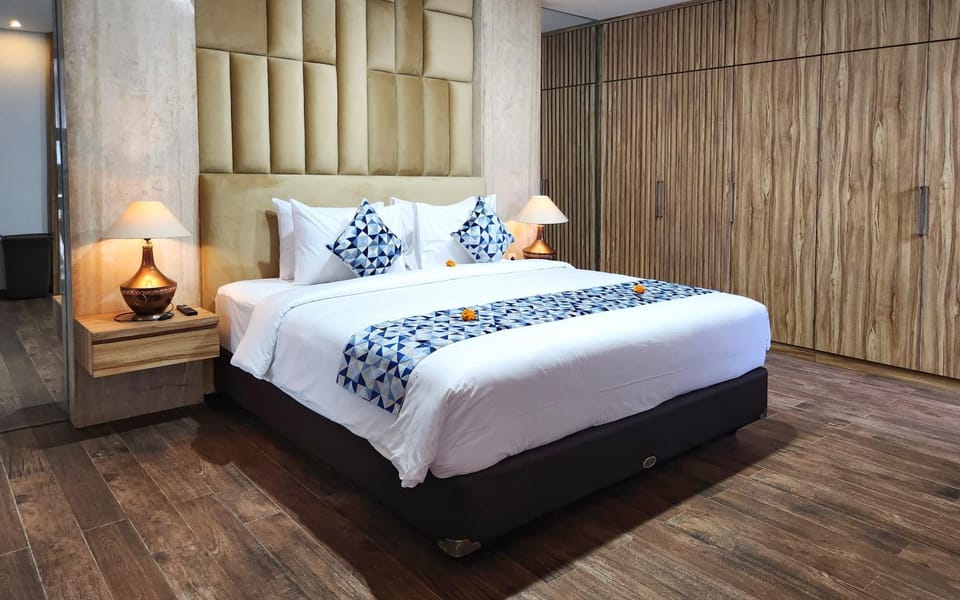Bed, Photo of the whole room, Bedroom