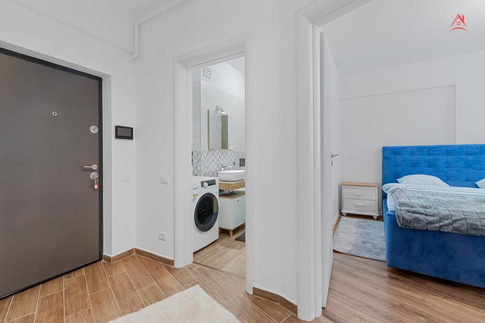 Toilet, Bed, Bathroom, Photo of the whole room, Bedroom, towels, washing machine