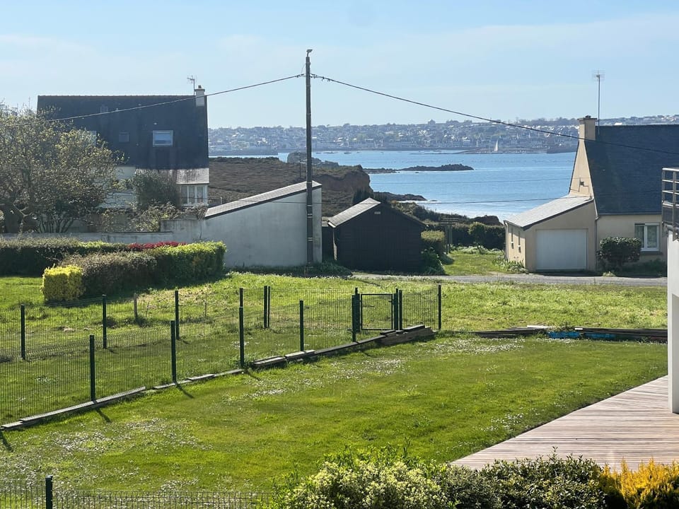 Maison Trez Rouz, à 100m de la plage , vue mer House in Crozon