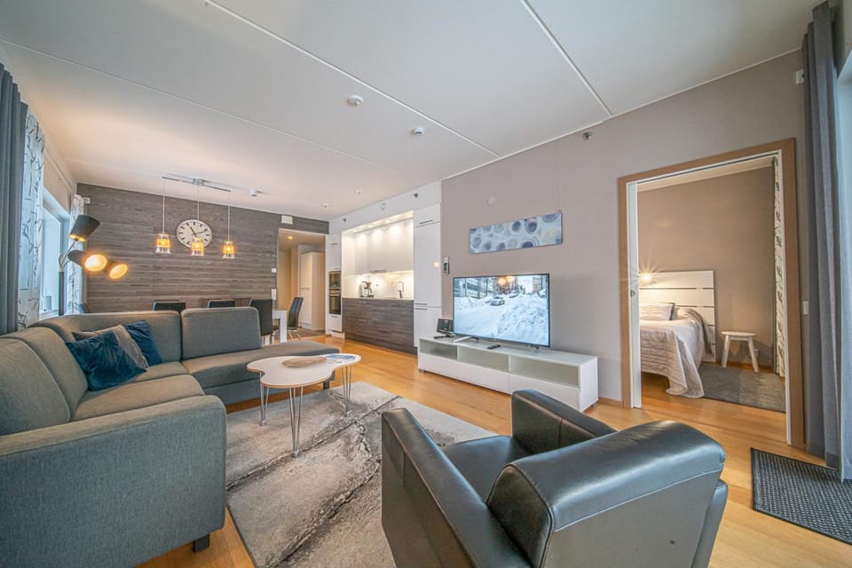 Communal lounge/ TV room, TV and multimedia, Living room, Seating area