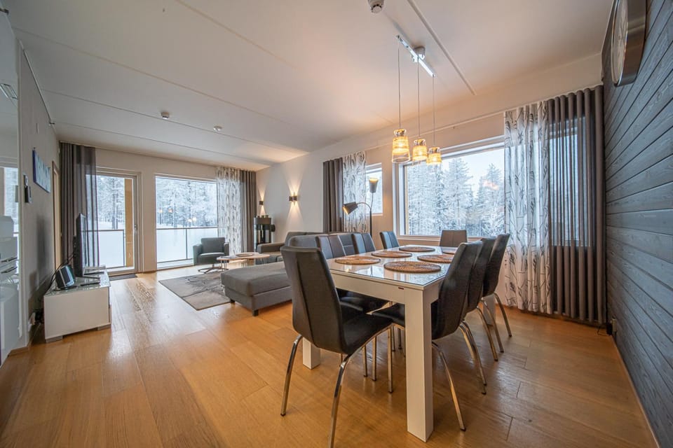 Seating area, Dining area