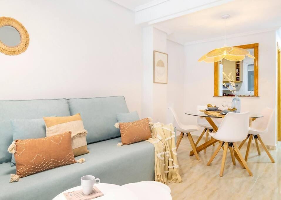 Apartment Pink Aguamarina Apartment in Torrevieja