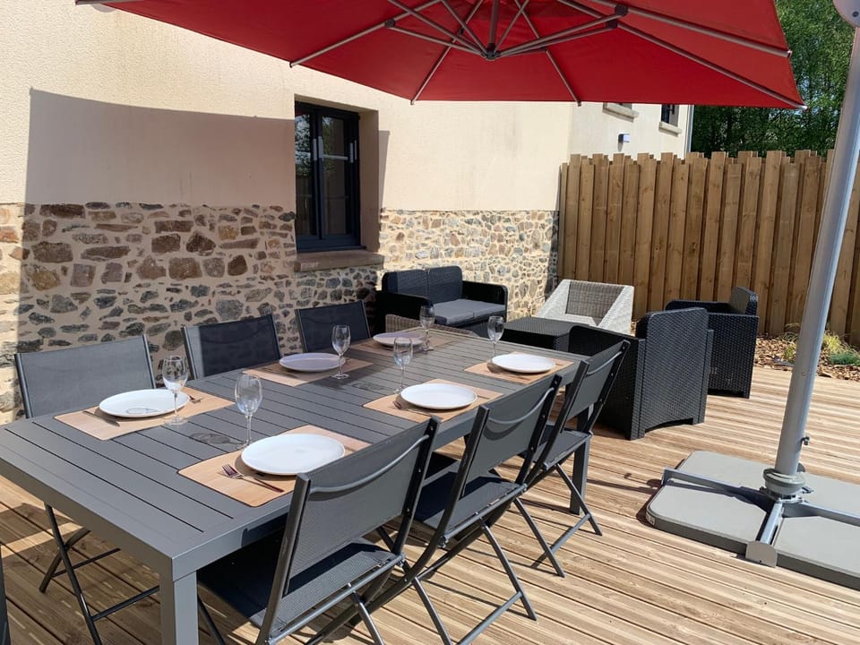 Patio, Living room, Dining area