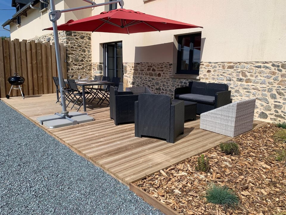 Patio, BBQ facilities, Dining area