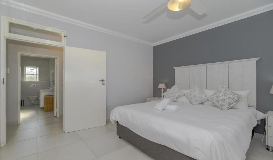 Seaside at Sandpiper with Beach Access - Families ONLY Apartment in Dolphin Coast