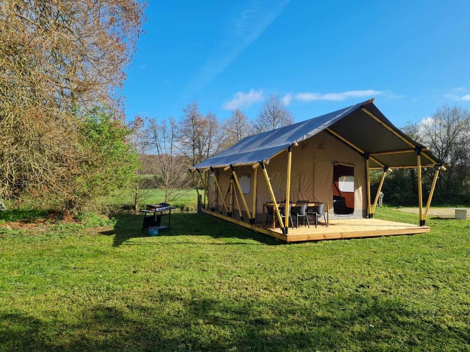 Camping de la touche Luxury tent in Centre-Val de Loire