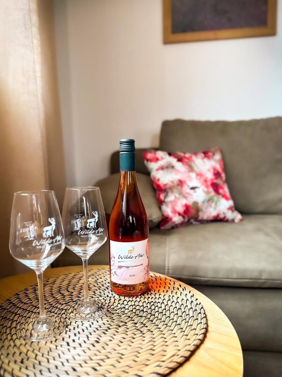 Living room, Seating area, Alcoholic drinks