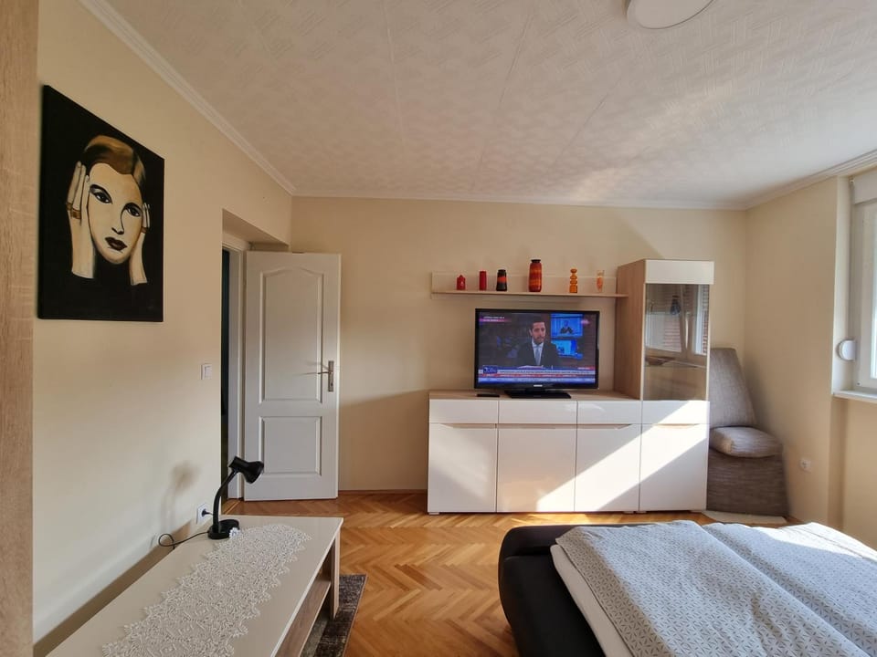 TV and multimedia, Bedroom