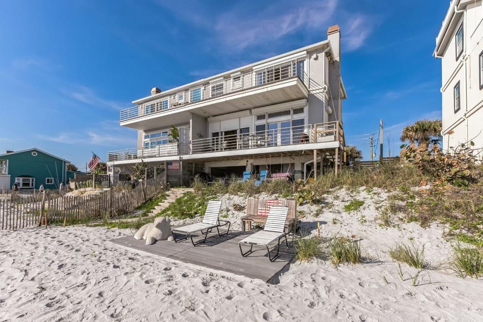 Breathtaking Beach Front House home Apartment in Vilano Beach