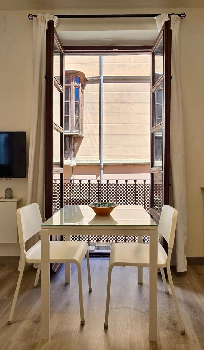 Off site, Balcony/Terrace, Dining area