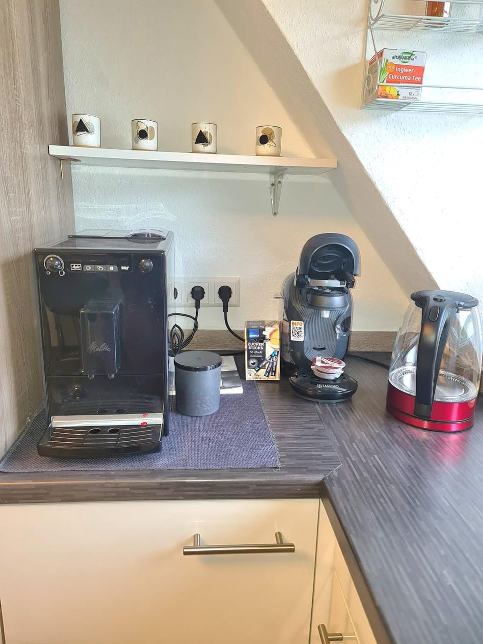 Coffee/tea facilities, Kitchen or kitchenette