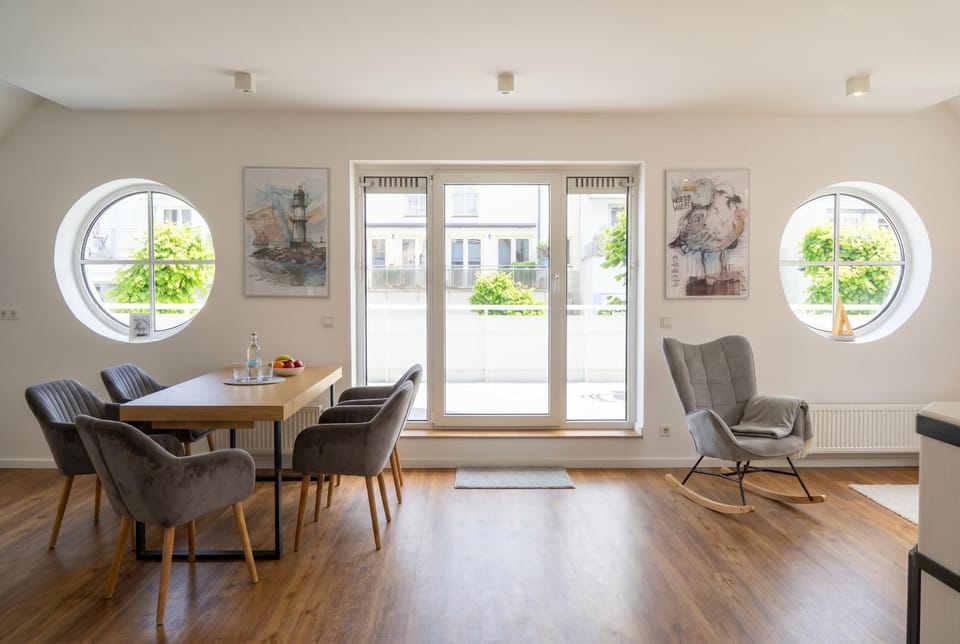 Living room, Seating area, Dining area