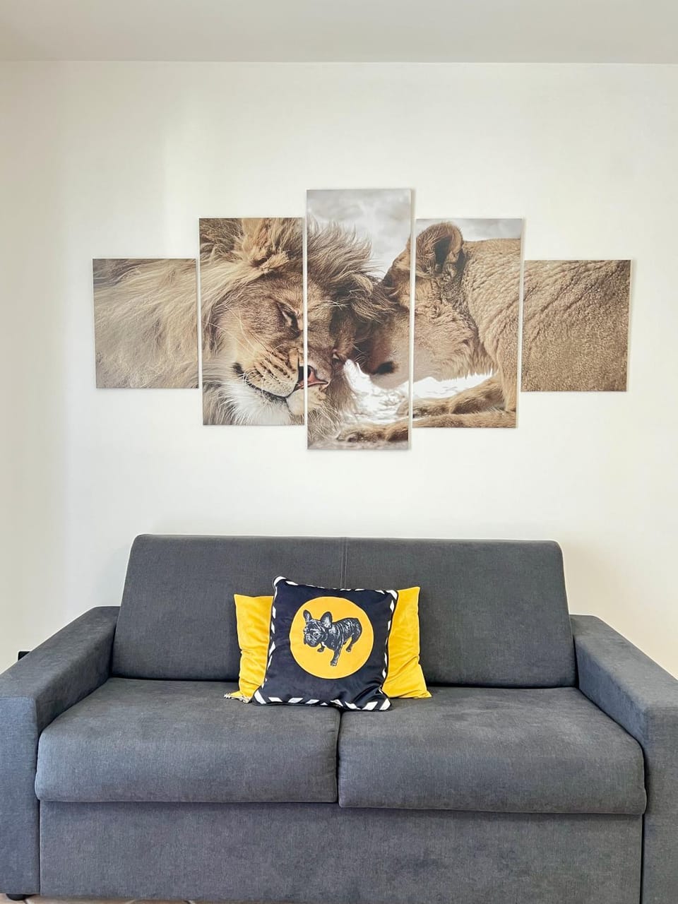 Living room, Decorative detail