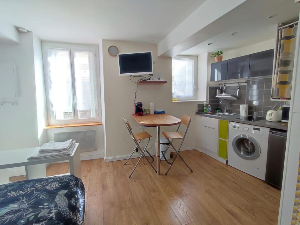 TV and multimedia, Coffee/tea facilities, Living room, Dining area