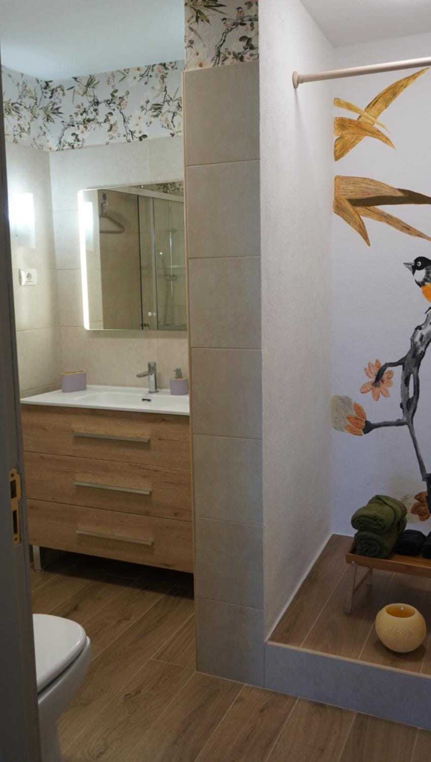 Bathroom, hair dryier, towels