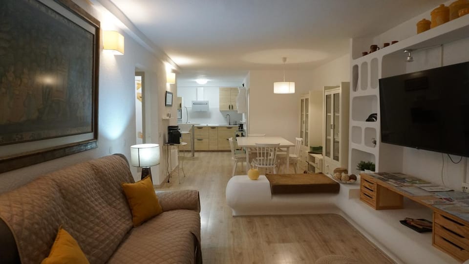 Living room, Dining area, kitchen