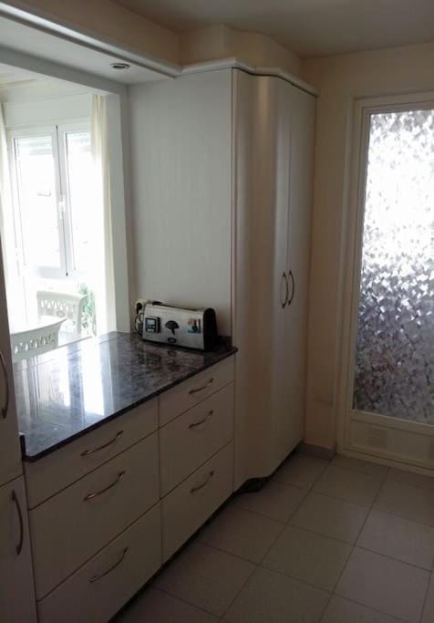 Lys og trivelig leilighet sentralt i Albir Apartment in Marina Baixa