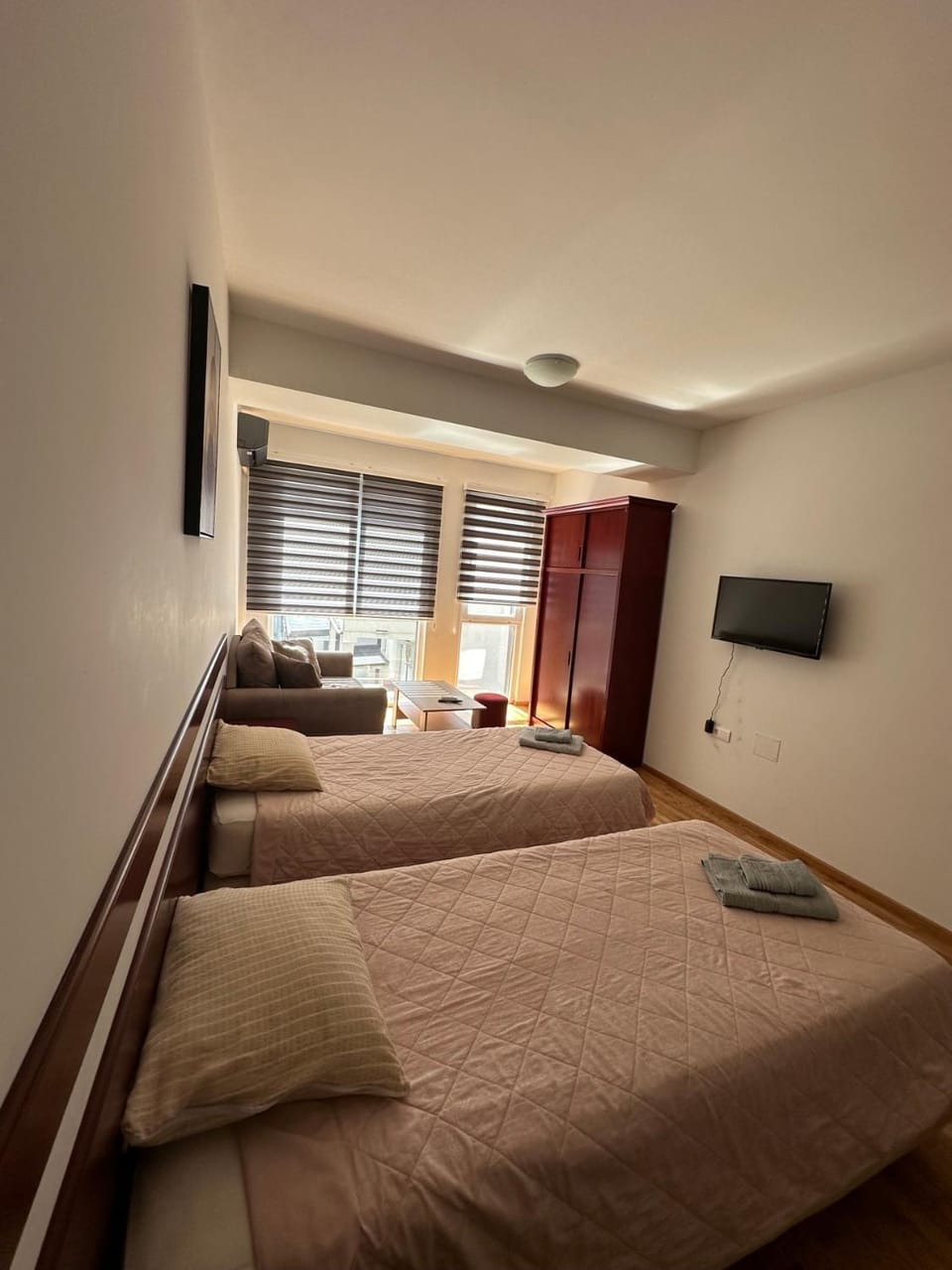 Communal lounge/ TV room, Bed, TV and multimedia, Bedroom