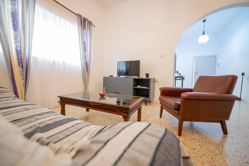 Communal lounge/ TV room, TV and multimedia, Living room, Photo of the whole room, Seating area, Evening entertainment