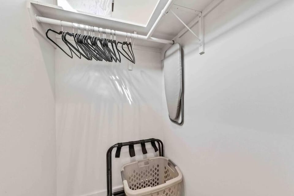 Creole House/KING bed/Relax in Cajun Comfort! Apartment in Broussard