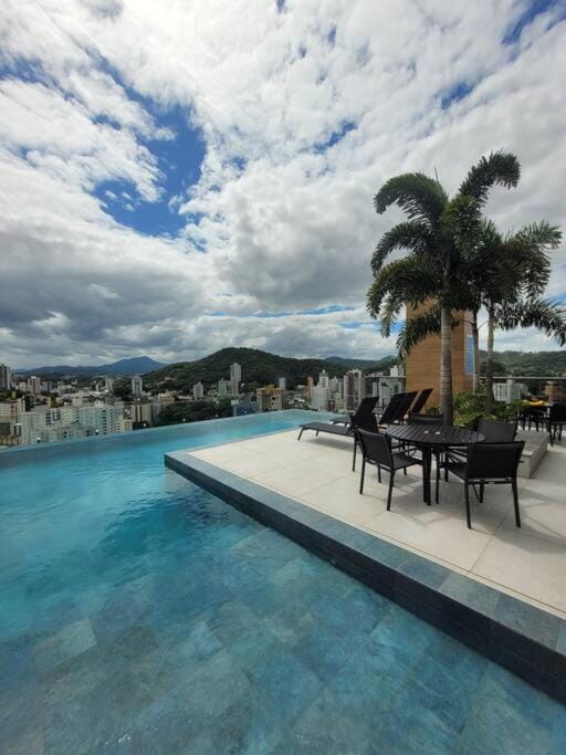 Cosmopolitan 2007 - Apto 800m da Vila Germânica Oktoberfest Apartment in Blumenau